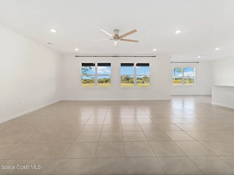 5072 Alabaster Dr — Photo 9