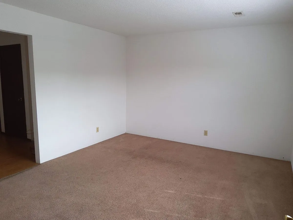 Building Photo - 3019 Aspen Dr #1-8