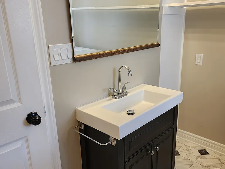 206 Caradoc St S — Photo 24