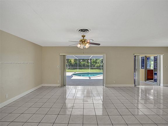 5th image of 4771 Bayview Dr