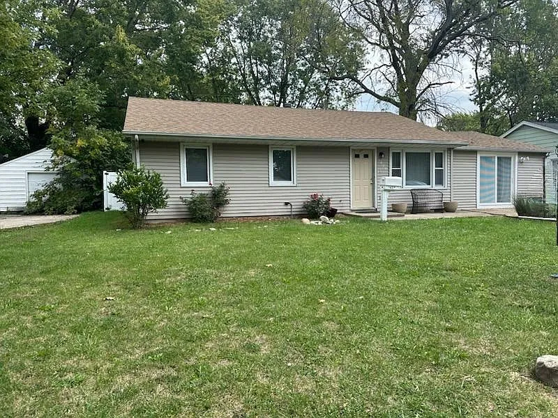 1428 Holly Hill Dr photo 1