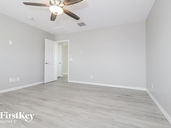 5th image of 21138 W Hubbell St