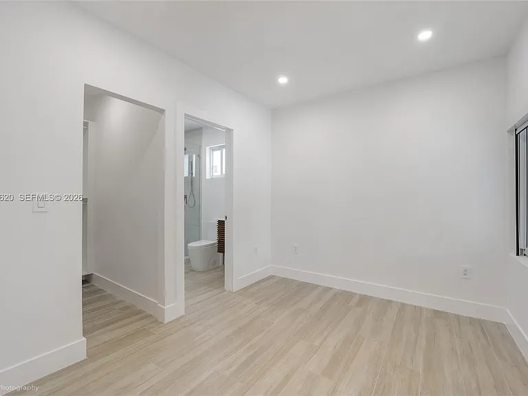 1654 SW 18th Ave — Photo 13
