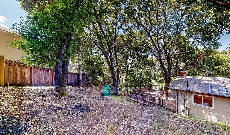 1580 Madrone Dr — Photo 30