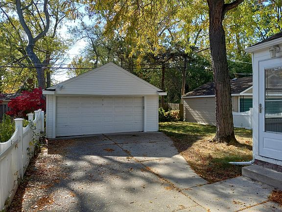 3rd image of 1375 Anita Ave