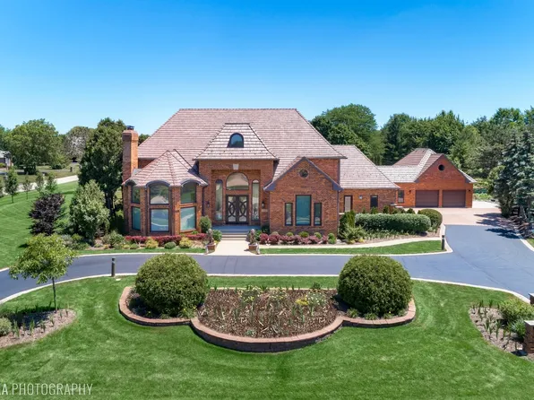 1565 Macalpin Cir, Inverness, IL 60010