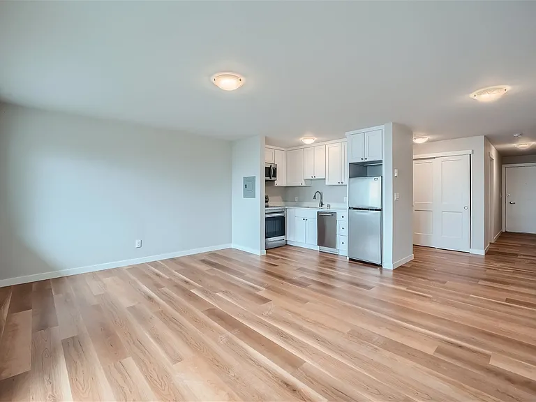 Anne Vista Apartments — Photo 17