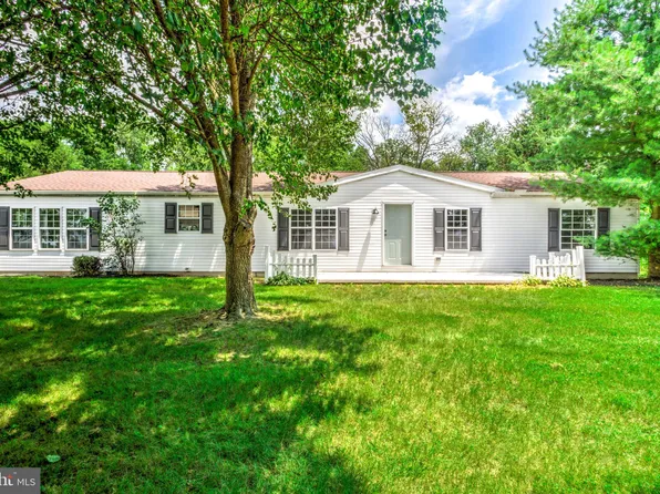 16899 Overview Ln, Stewartstown, PA 17363