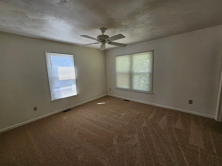 5416 Sweetwater Ct — Photo 17