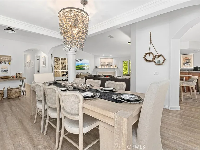600 Cliff Dr — Photo 4