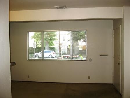 3rd image of 912 26th St APT A