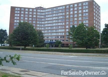 5100 Monument Ave.