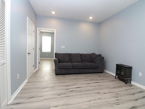 4th image of 3236 N 17th St Floor 2