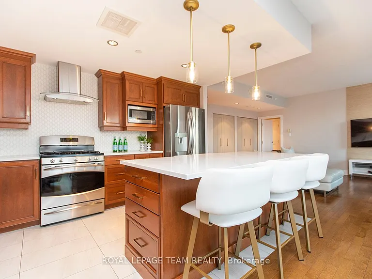 90 George St #1108 — Photo 9