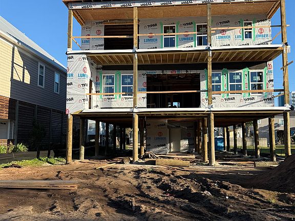 3rd image of 4618 Hedrick St.