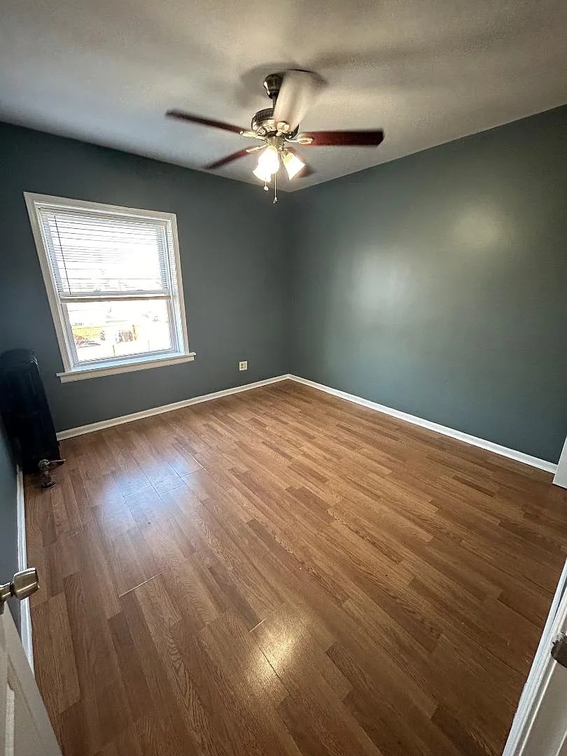 6003 S Artesian Ave - 2419 W 60th St #2 — Photo 4