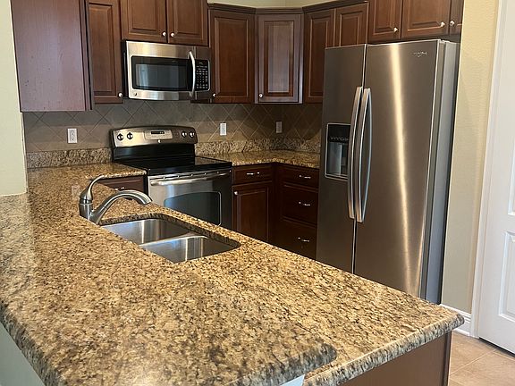 4th image of 5438 Leighton Ln
