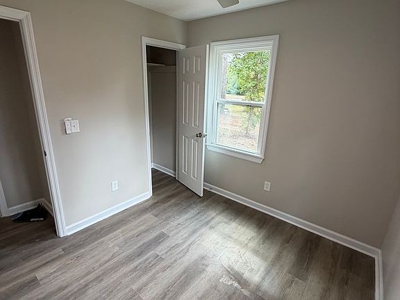 5th image of 524 Guill St