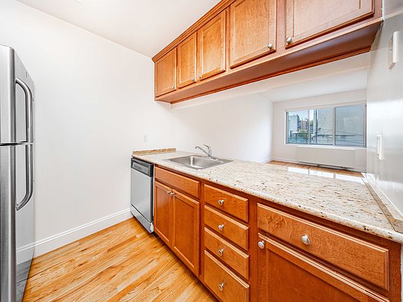 2nd image of 40-13 Broadway #2D