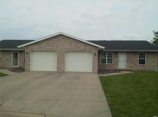 1038 N 9th St, Breese, IL 62230