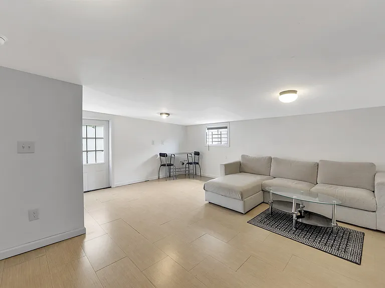 20 Gardner Ave #2 — Photo 7