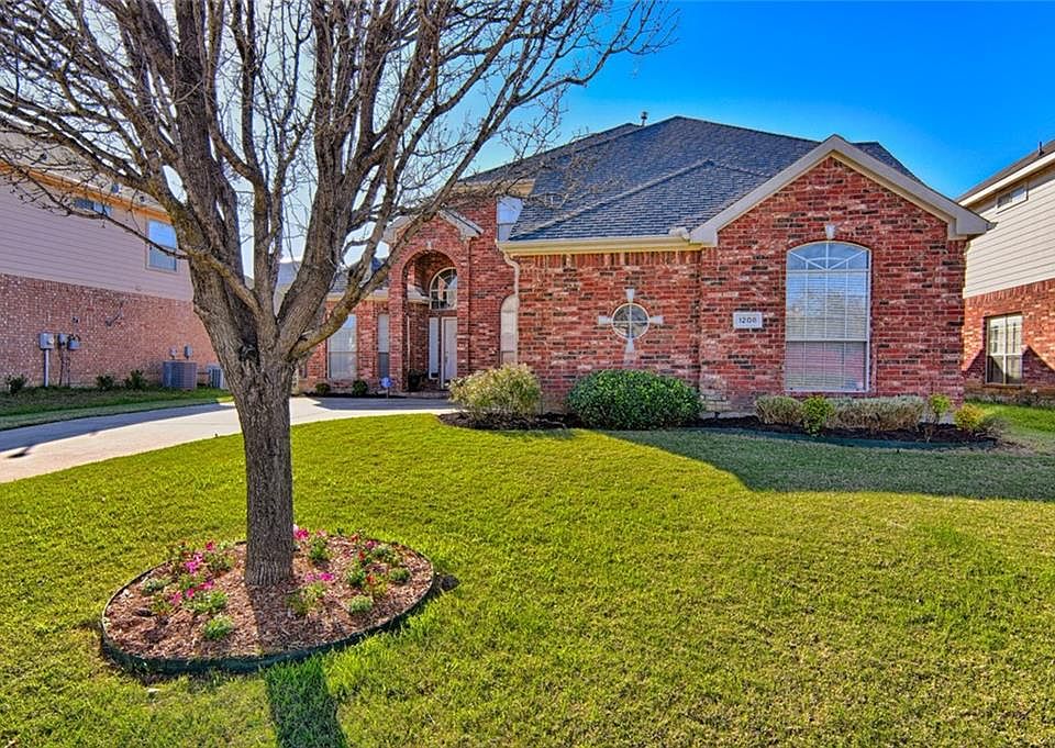 1st image of 1208 Autumn Dr