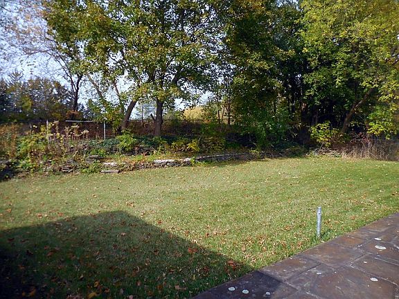 5th image of 17 Sandy Ln
