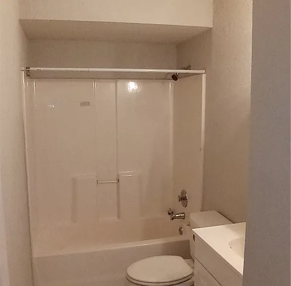 2135 Virginia Ave #11 — Photo 6