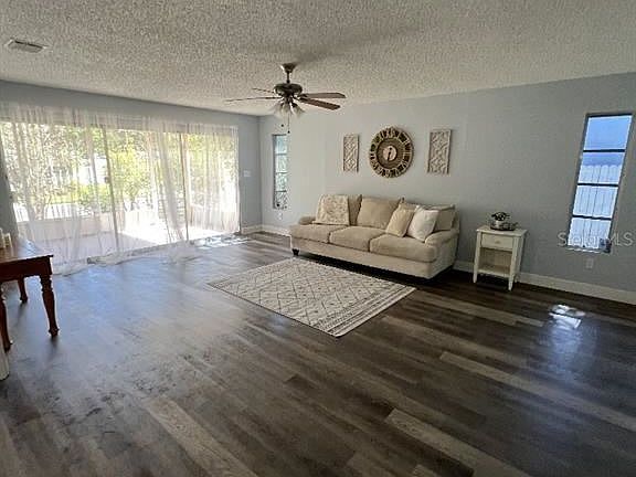4th image of 1433 Joel Ln