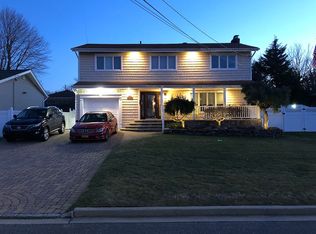 32 Brewster Rd W, Massapequa, NY 11758