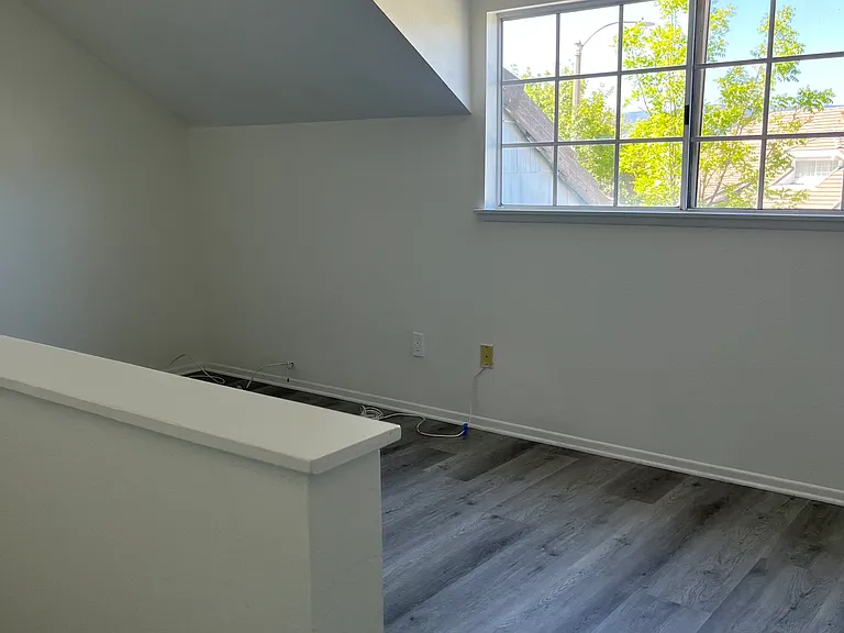 Third Bedroom (loft)