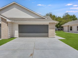 5449 N Sandkey St, Wichita, KS 67204