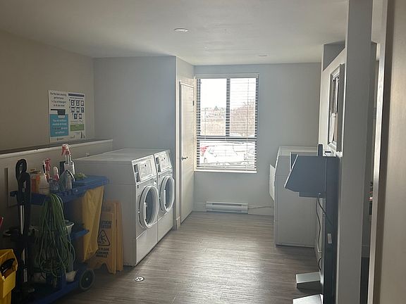 4th image of 334 Queen Mary Rd #112