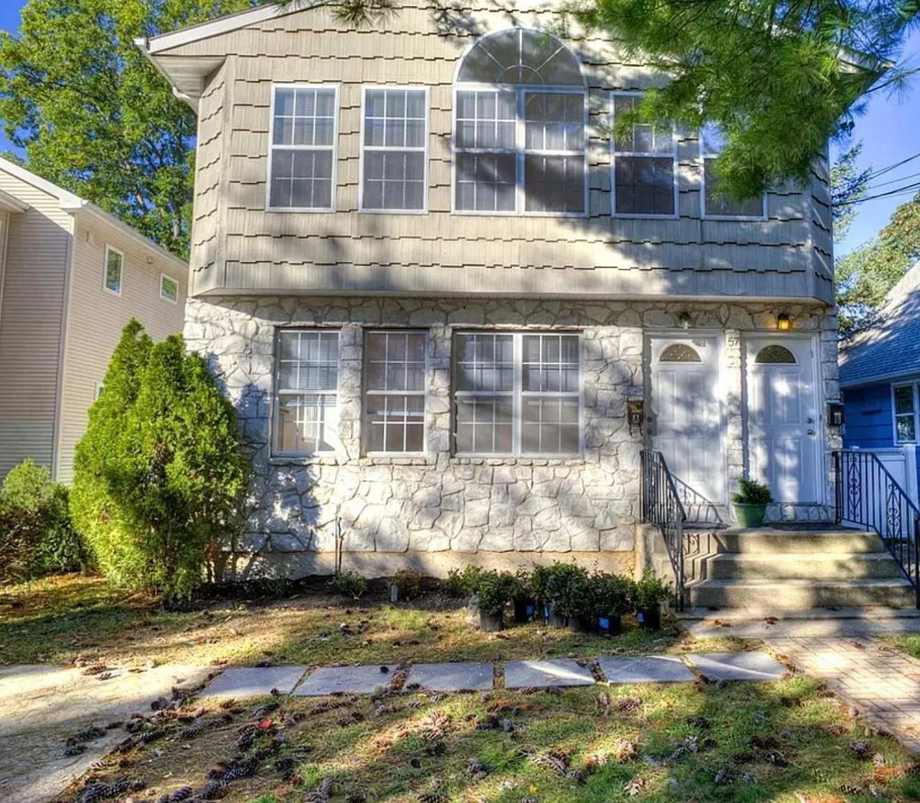 2 bed, 1300 sqft, $4,500 — Photo 1
