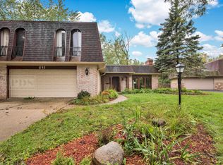 845 Deere Park Ct, Deerfield, IL 60015