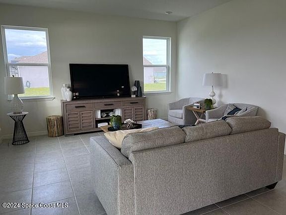 2nd image of 4639 Lago Vista Dr