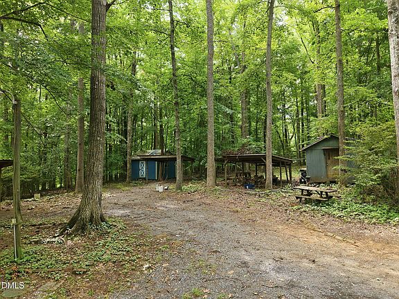 3rd image of 514 Miller Rd