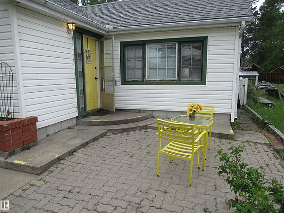 2nd image of 509 2nd Ave