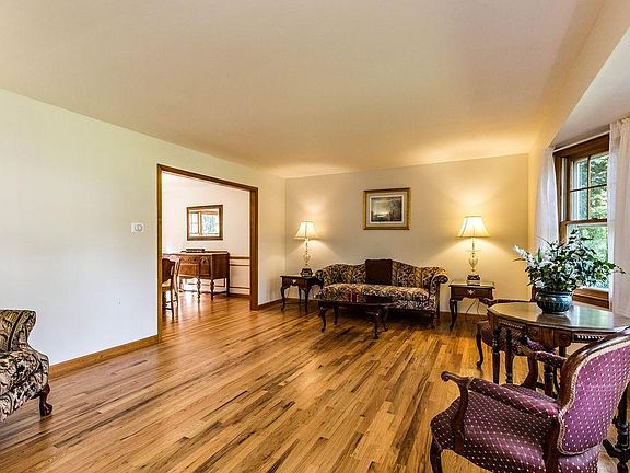 4th image of 8188 Pembroke Dr
