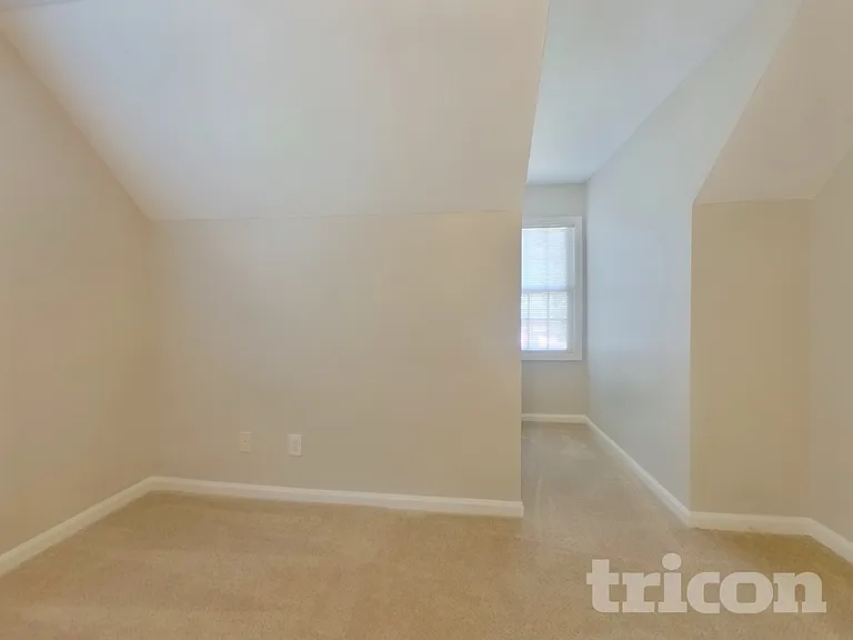 1145 Woodington Cir — Photo 9