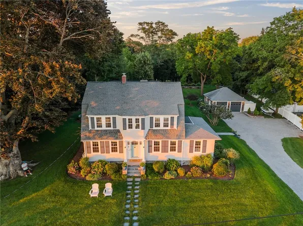 105 New Meadow Rd, Barrington, RI 02806