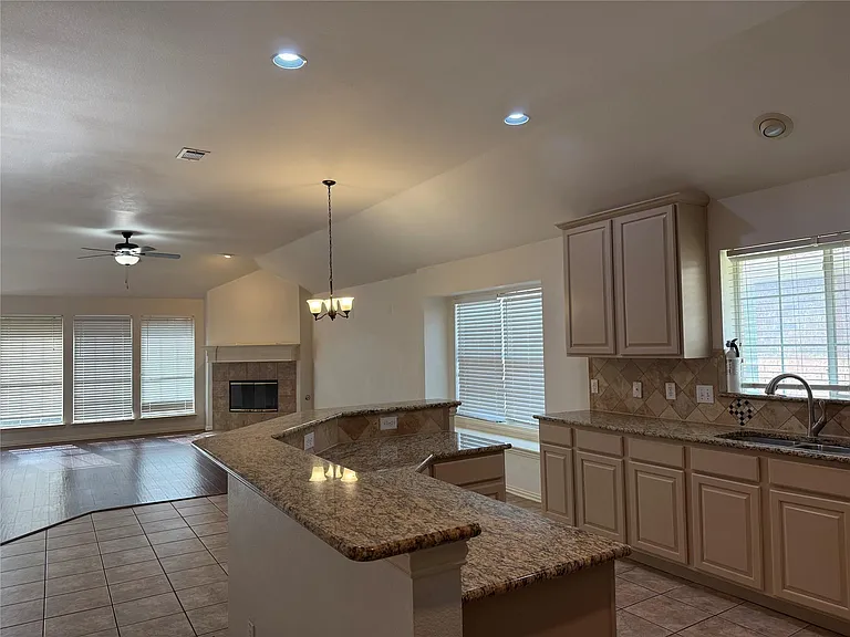 13401 Roadster Dr — Photo 4