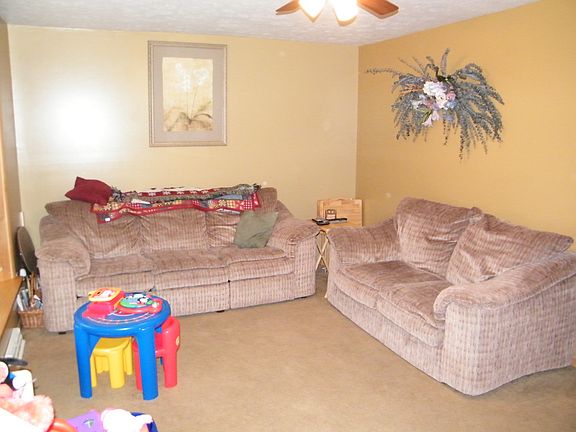 LIVING ROOM RIDGEVIEW