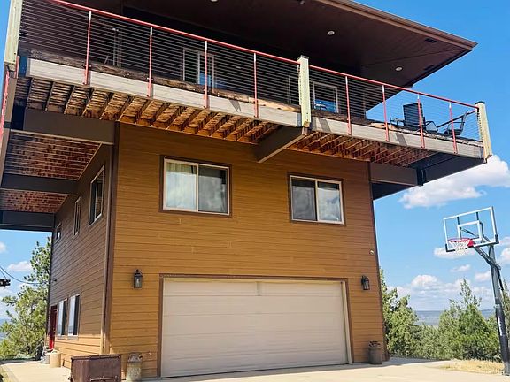 This gorgeous home in Langell Valley is now available for a year lease!