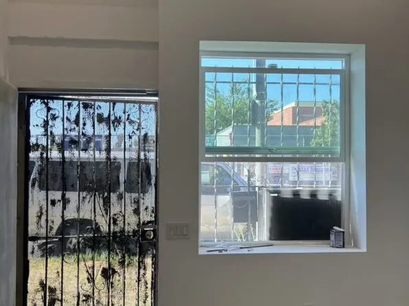 1009 W 46th St, Los Angeles, CA 90037