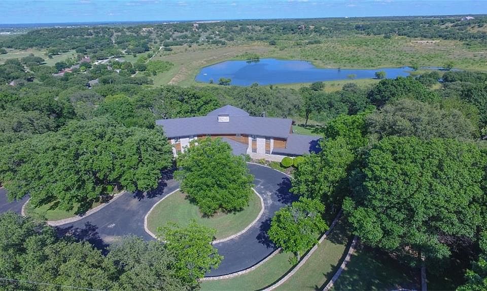 1st image of 65 Oak Hill Cir