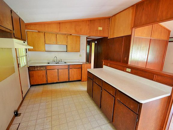 2nd image of 40 Appleby Cir