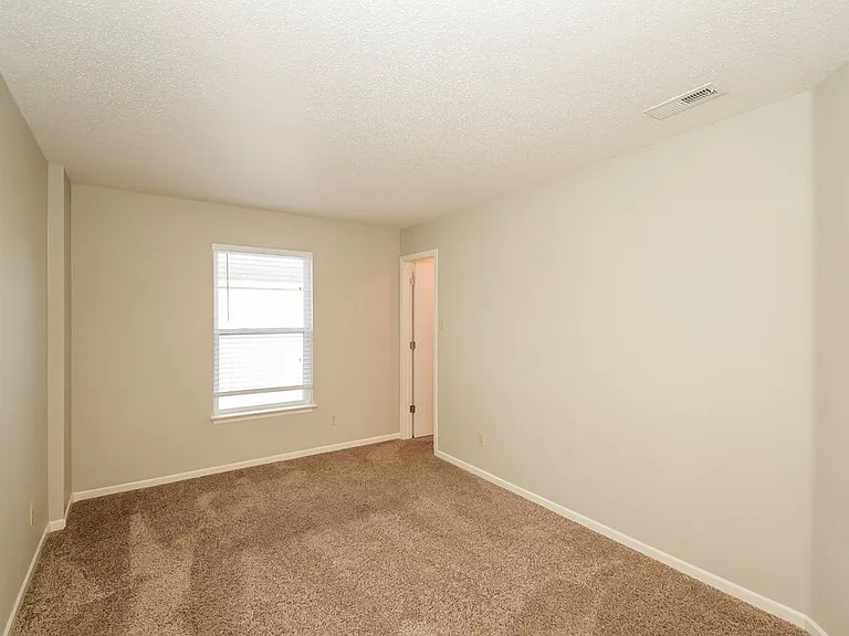 941 Ravine Dr — Photo 12