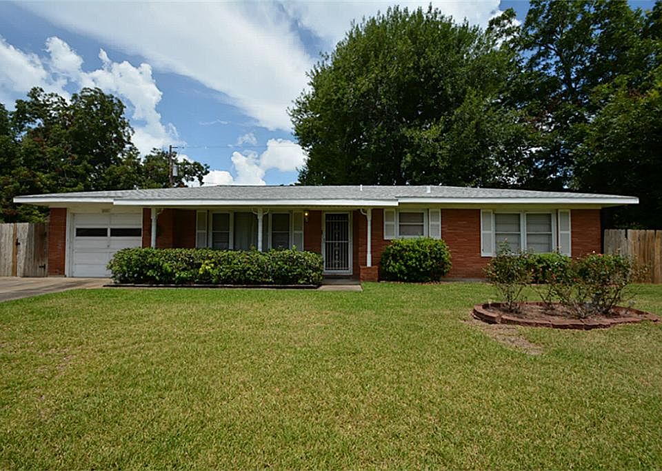 1st image of 8006 Dellanera Dr