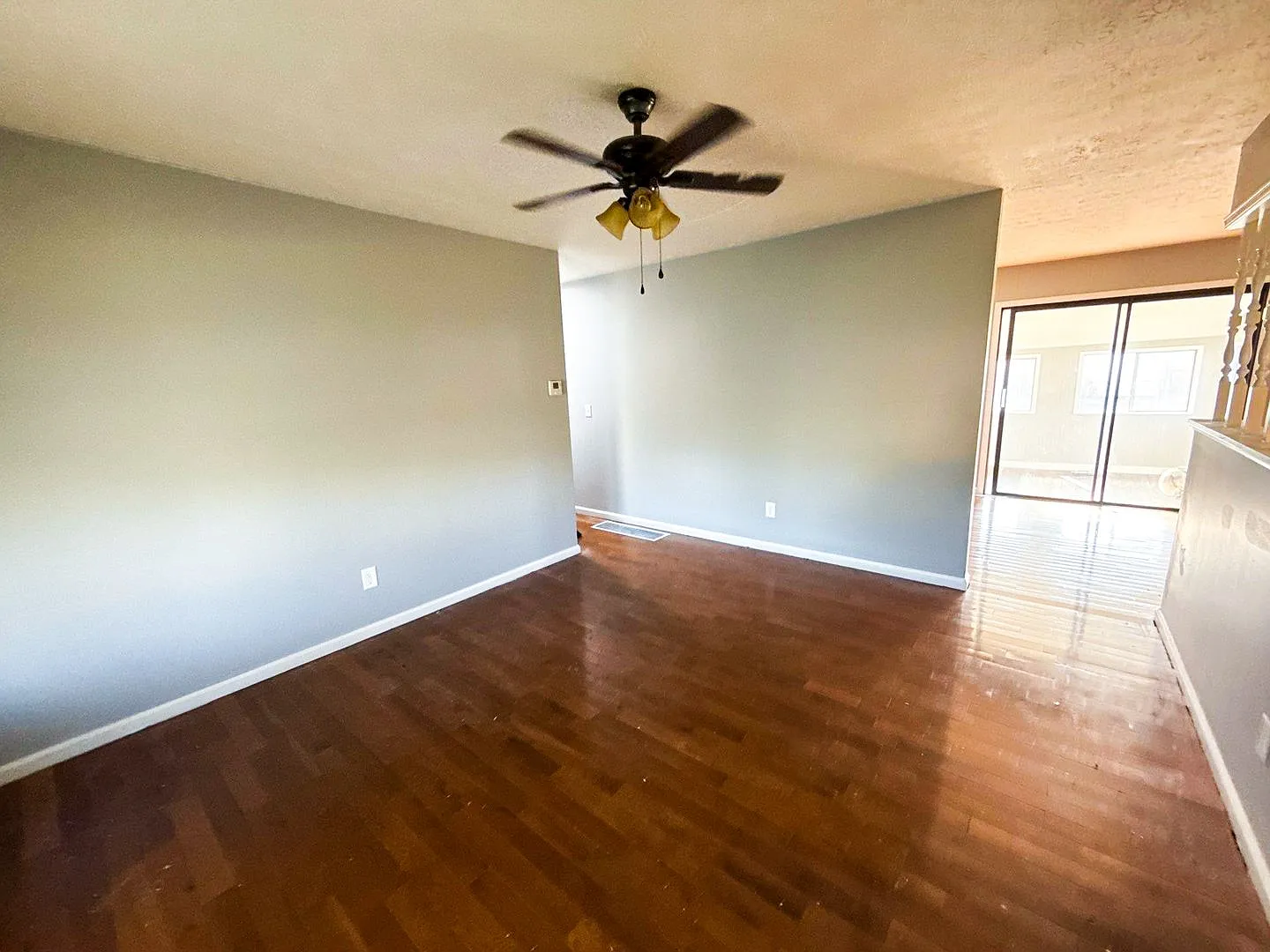Spacious 4 Bedroom and 2 Bath Home Just Beside Hamilton Township! — Photo 3